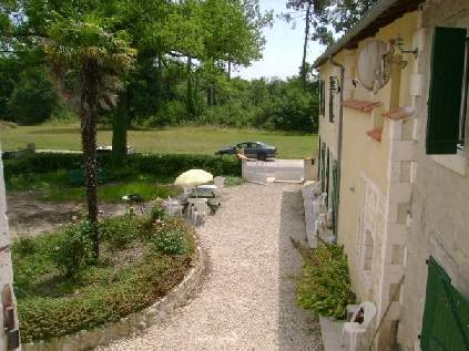 property courtyard gardens france